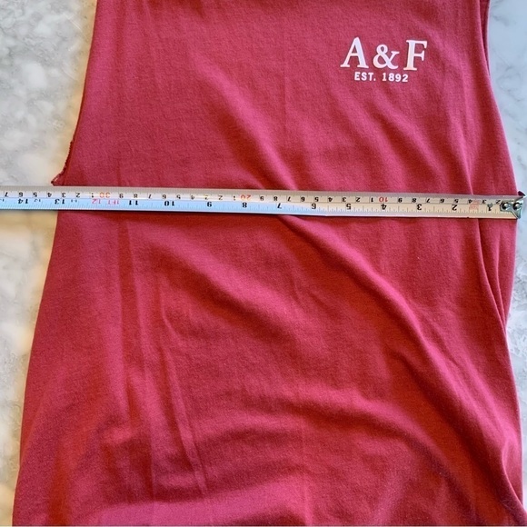 ABERCROMBIE and Fitch lightweight tank top - Picture 6 of 6